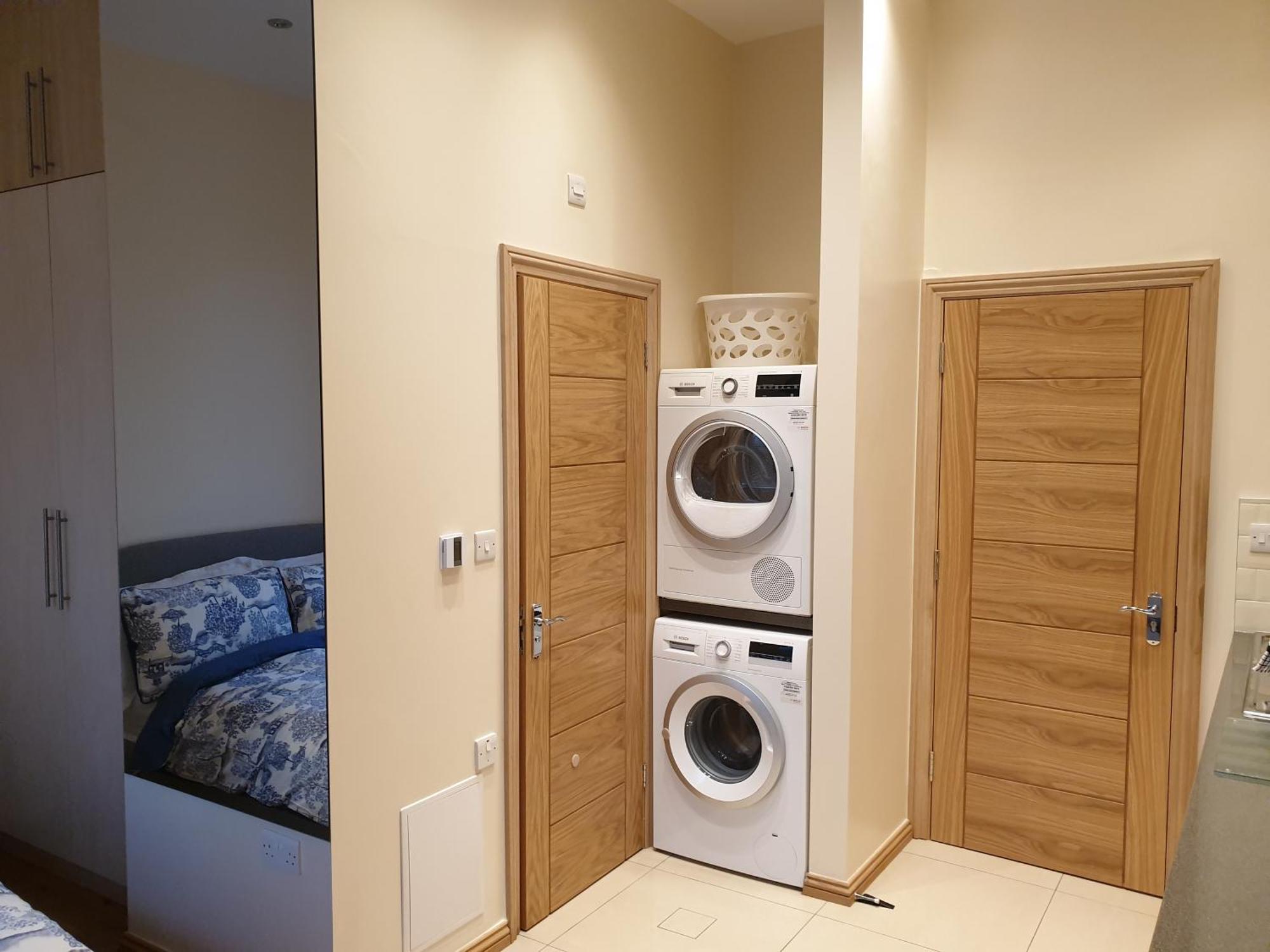 London Luxury Apartments 3 Bedroom Sleeps 8 With 3 Bathrooms 5 Mins Walk To Tube Station Free Parking Ilford Buitenkant foto